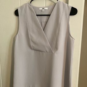 (✨ 3 for $15) Uniqlo grey Vneck blouse